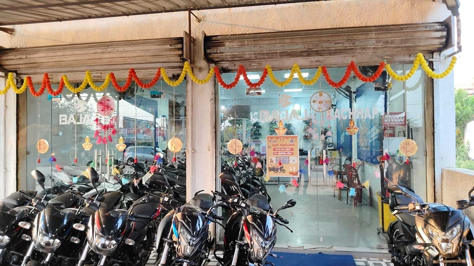 सजा धनतेरस व दिवाली का बाजार