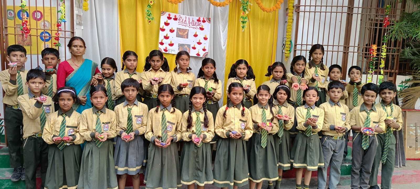 Samastipur : सिटी सेंट्रल स्कूल में दीया मेकिंग प्रतियोगिता