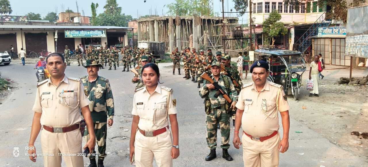 Samastipur : वैनी पुलिस ने फ्लैग मार्च कर उपद्रवियों को दिया कड़ा संदेश