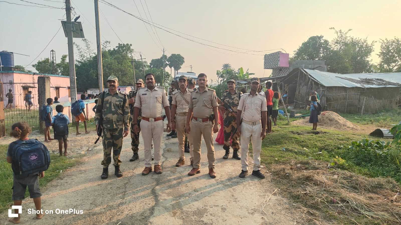 शांतिपूर्ण चुनाव को लेकर किया गया फ्लैग मार्च