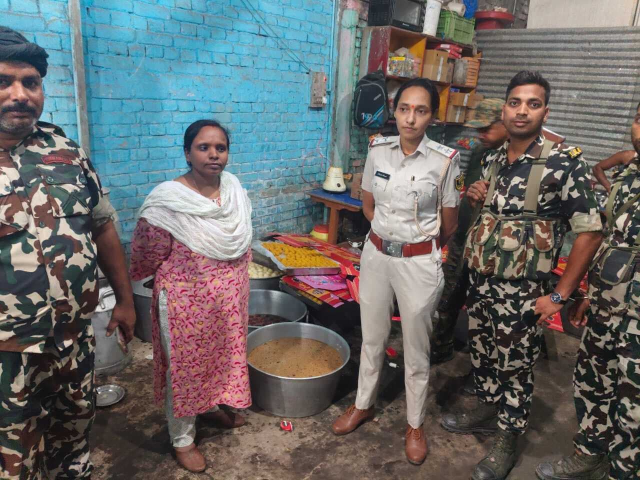 Samatipur : बिथान बाजार में सीओ ने किया दुकानों का निरीक्षण