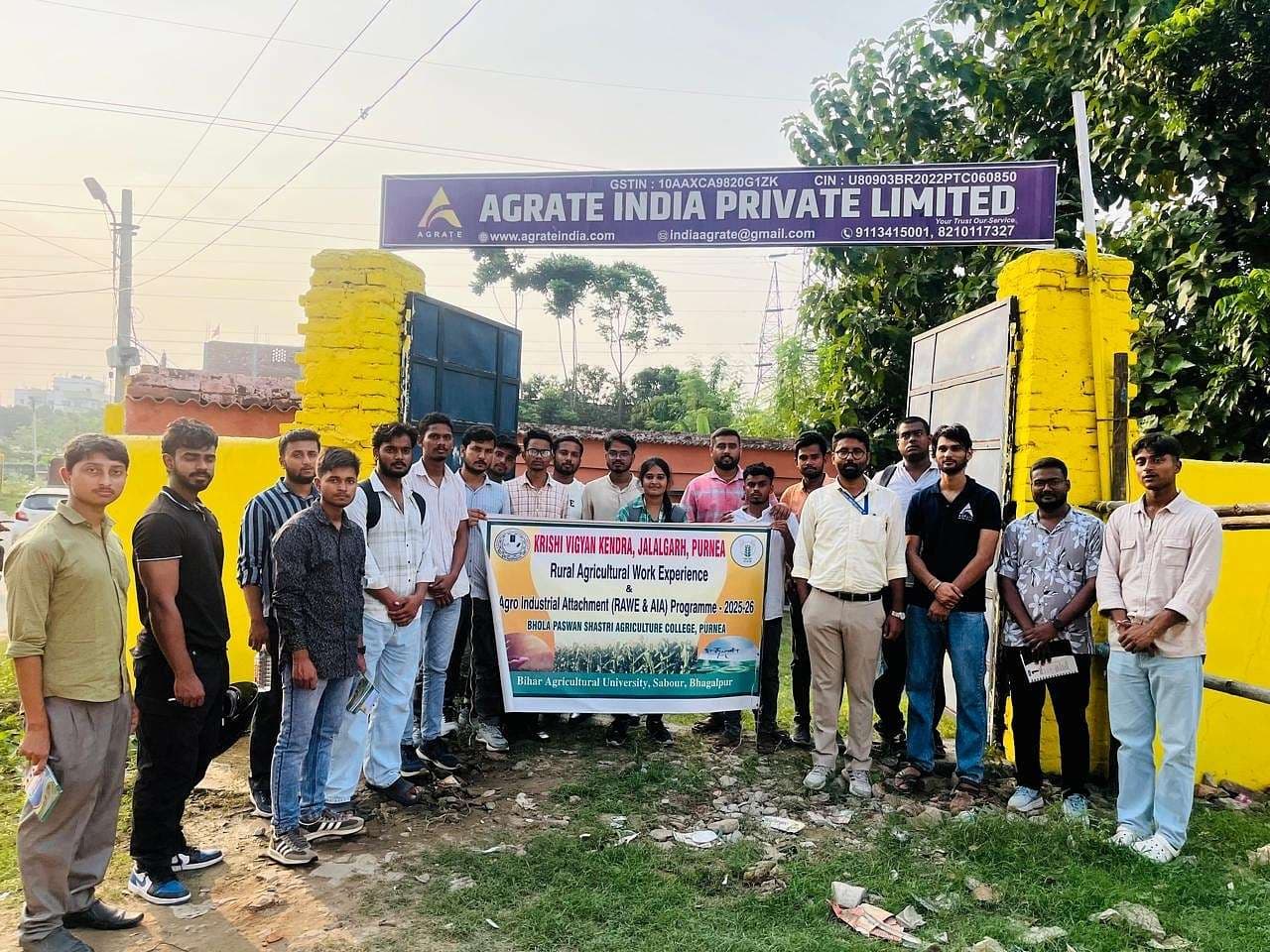 ग्रामीण कार्य अनुभव के लिए कृषि स्नातक छात्रों का हुआ कृषि विज्ञान केंद्र जलालगढ़ में निबंधन