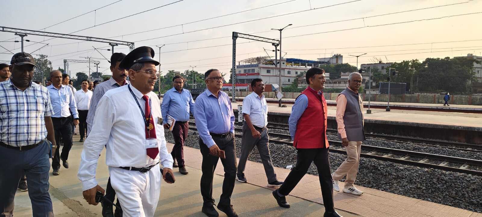 महाप्रबंधक ने रनिंग रूम का लिया जायजा