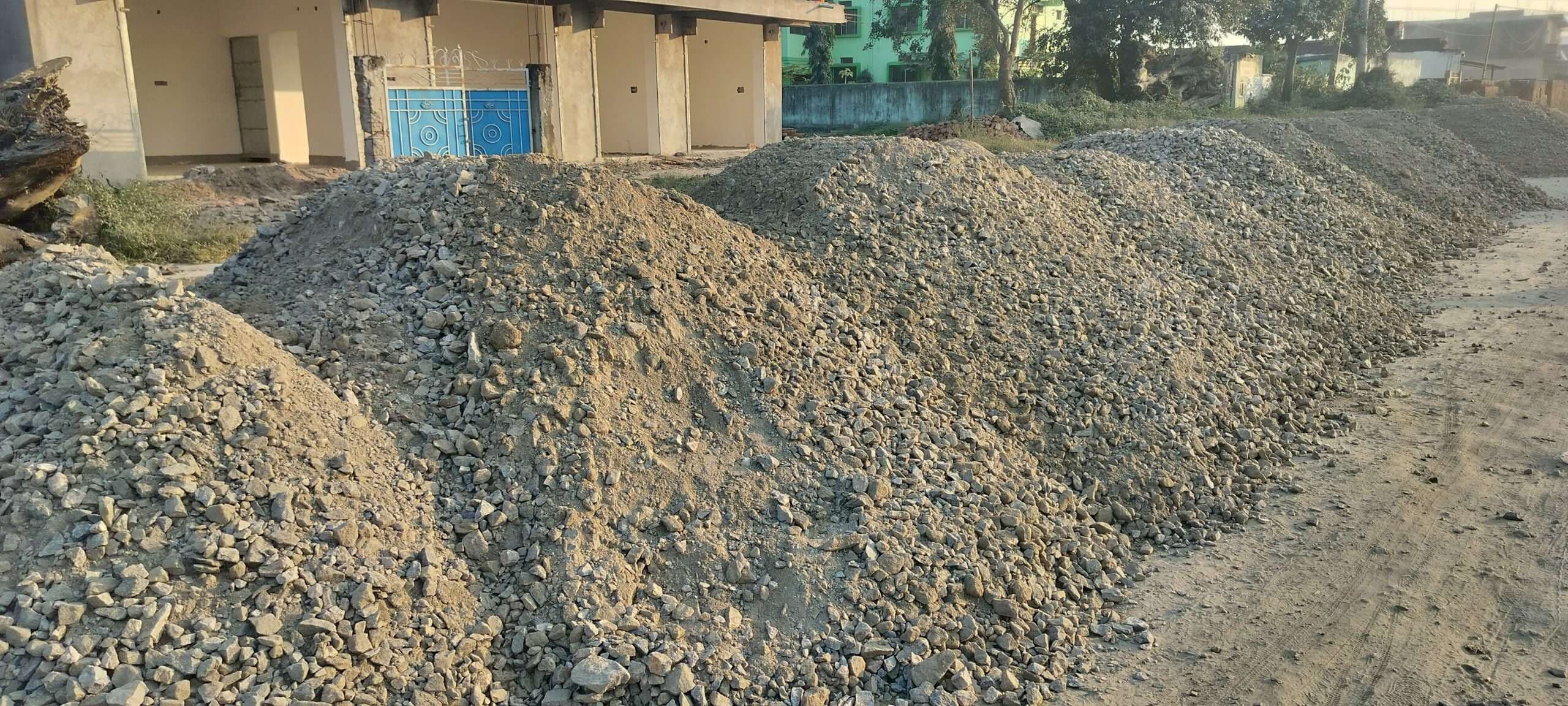 छह माह एक्टेंशन मिलने पर भी नहीं बनी सड़क