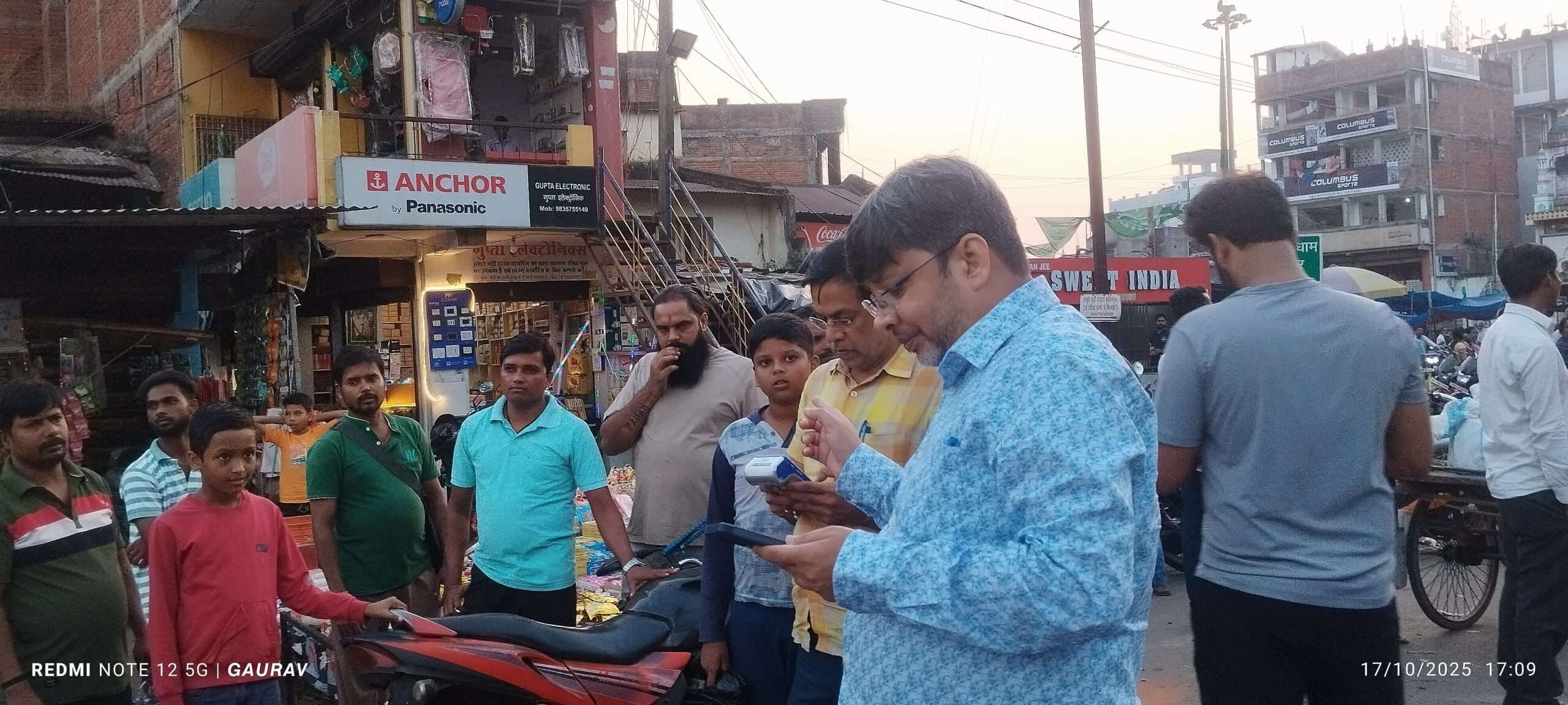 Giridih News :अधिकारियों ने की वाहनों की जांच, कई वाहनों का कटा चालान