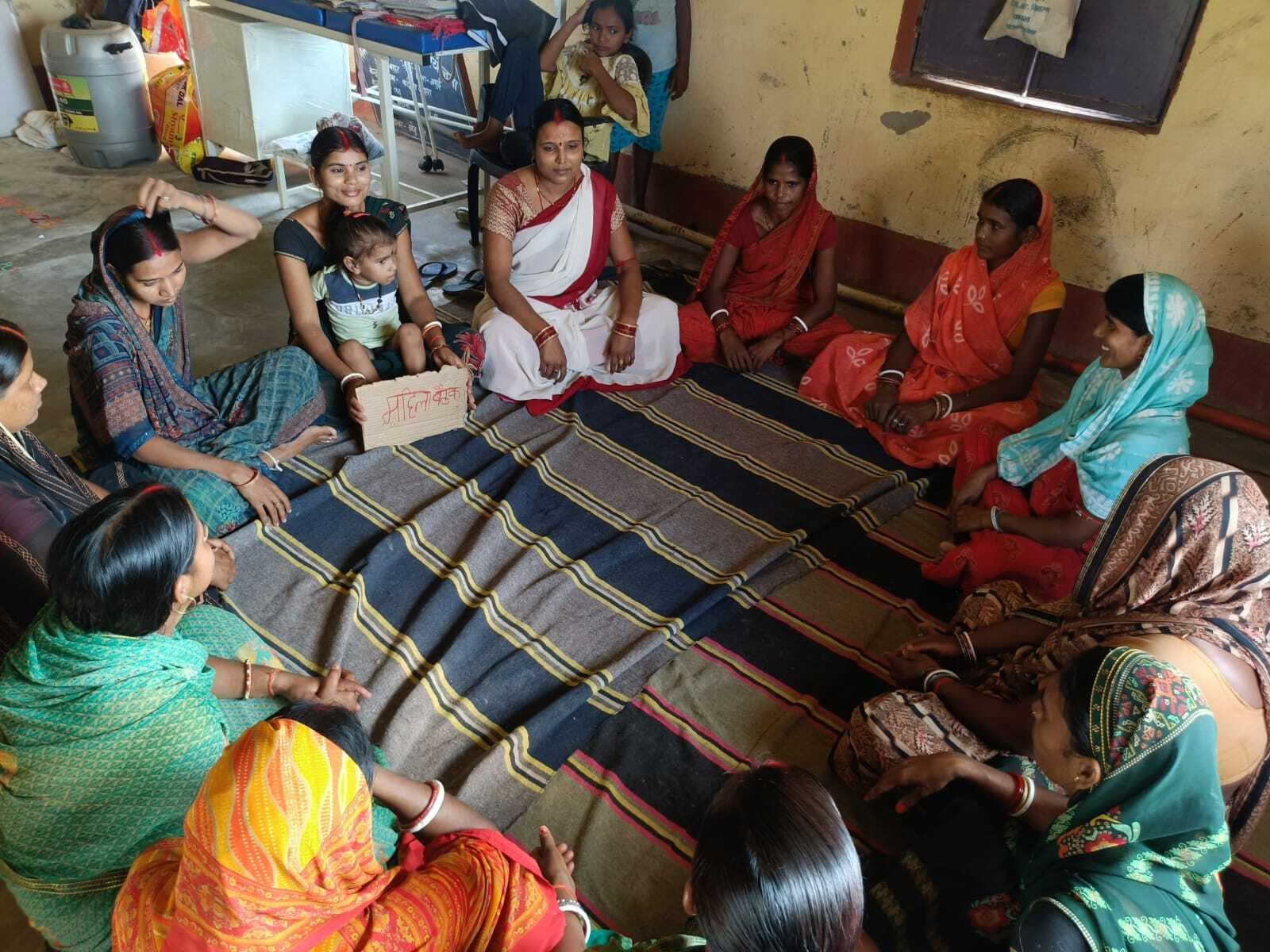 संध्या चौपाल में मतदाताओं को किया जागरूक