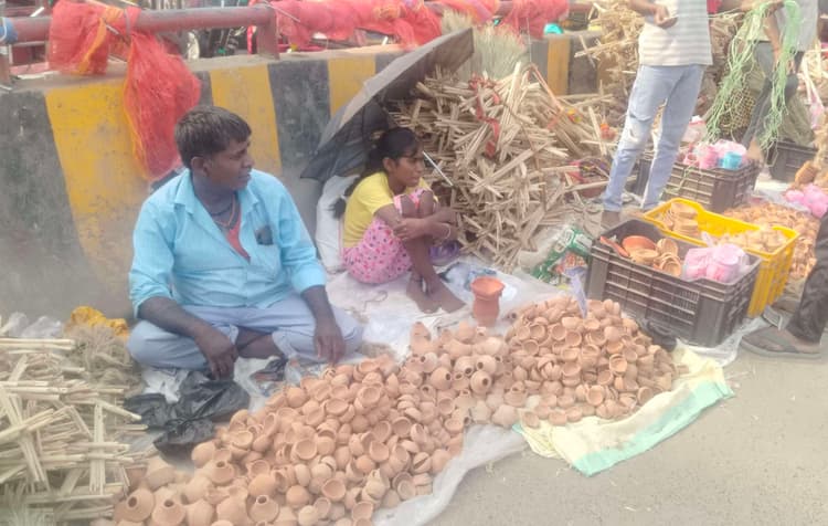 धनतेरस आज: सज गया बाजार, चमक रहा है सोना