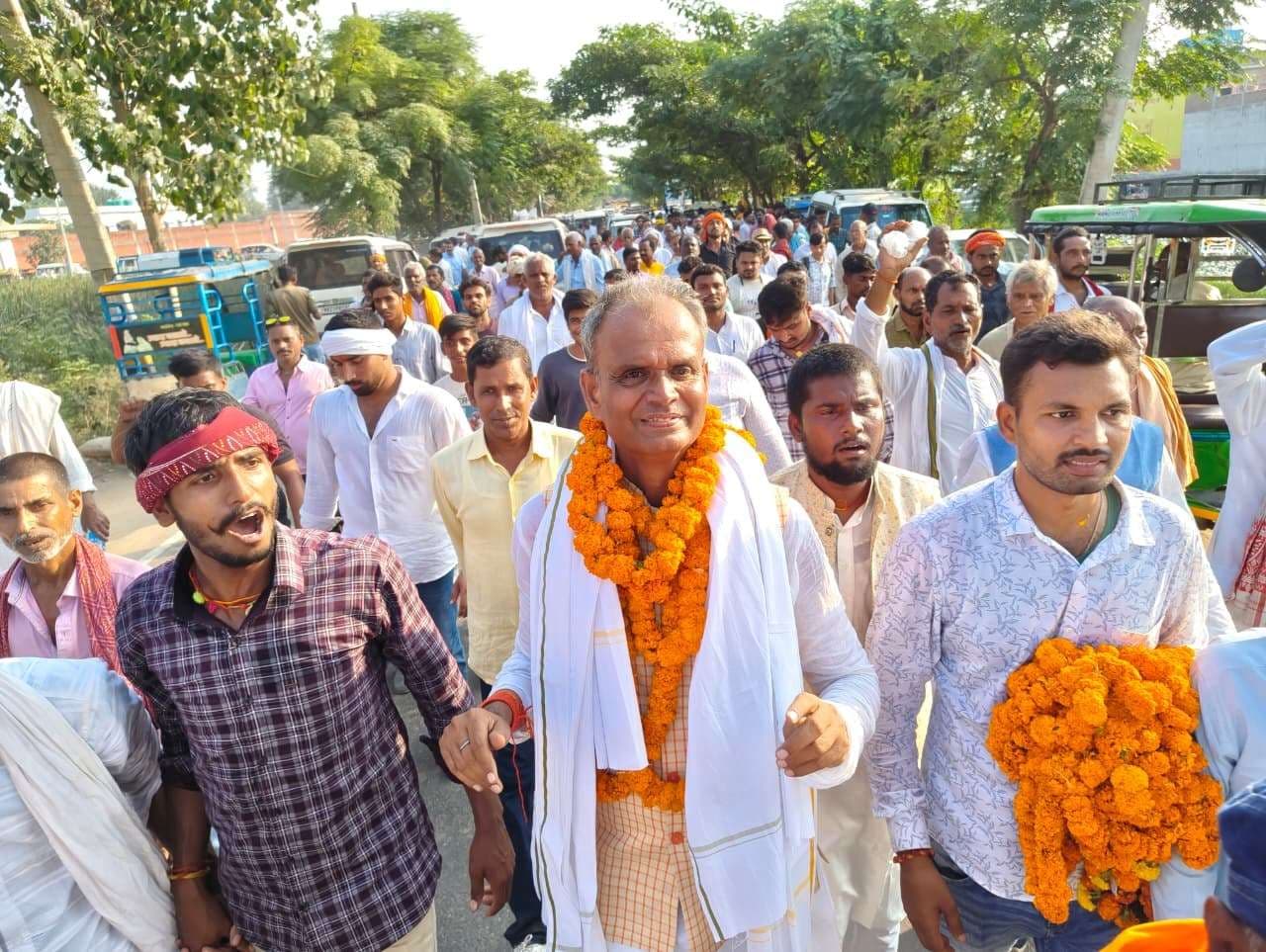 लोजपा (आर) के पूर्व प्रदेश उपाध्यक्ष रवि शंकर ने सूर्यगढ़ा से निर्दलीय किया नामांकन