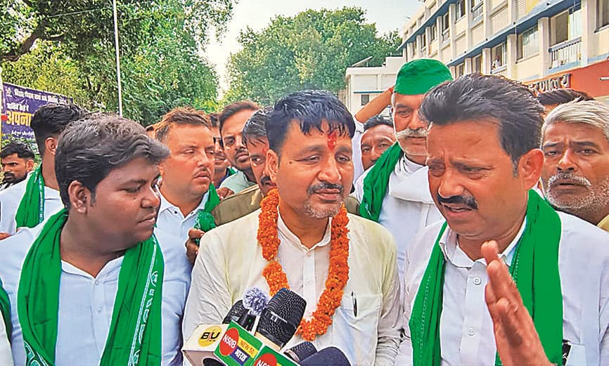 Gopalganj News : भाजपा से सुबास, जदयू से अमरेंद्र, मंजीत, राजद से दिलीप, कांग्रेस से ओमप्रकाश, हरिनारायण सिंह समेत 40 ने किया नामांकन