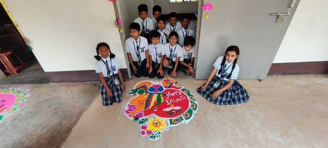 Chaibasa News : बच्चों के विकास में सहायक हैं प्रतियोगिताएं
