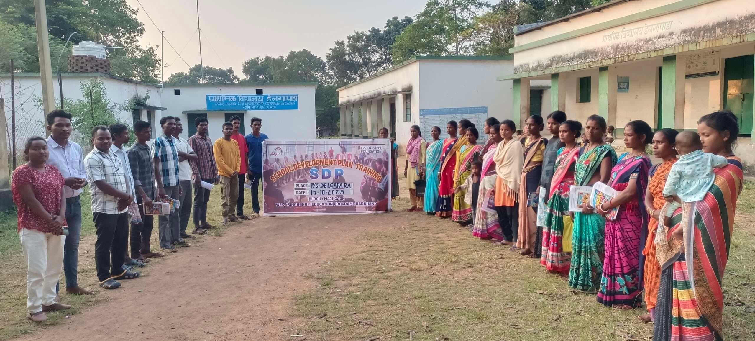 Chaibasa News : नयागांव पंचायत के डेलगापाड़ा के 34 एसएमसी सदस्यों को मिला प्रशिक्षण