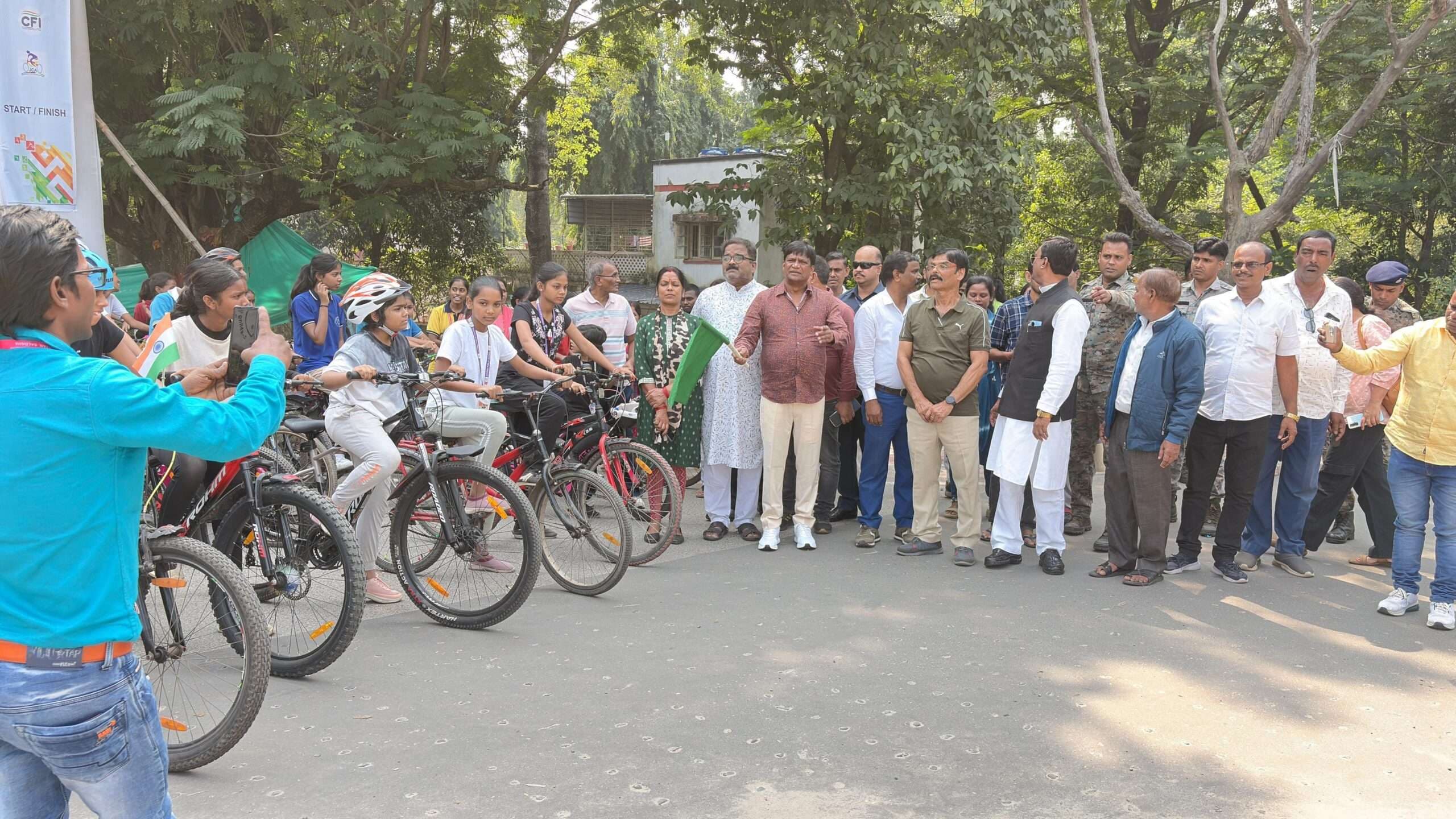 Dhanbad News: अस्मिता साइकिलिंग रेस में समीक्षा व प्रियंका ने मारी बाजी