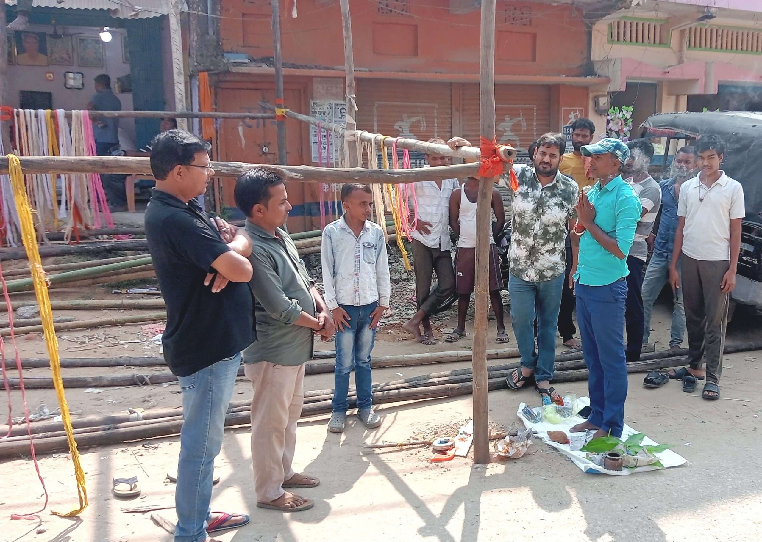 छठ पूजा के पंडाल निर्माण को लेकर हुआ भूमि पूजन