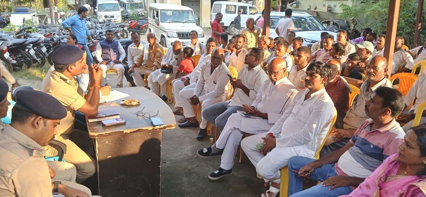 पूजा पंडालों में राजनीतिक दलों को पोस्टर लगाने पर रोक