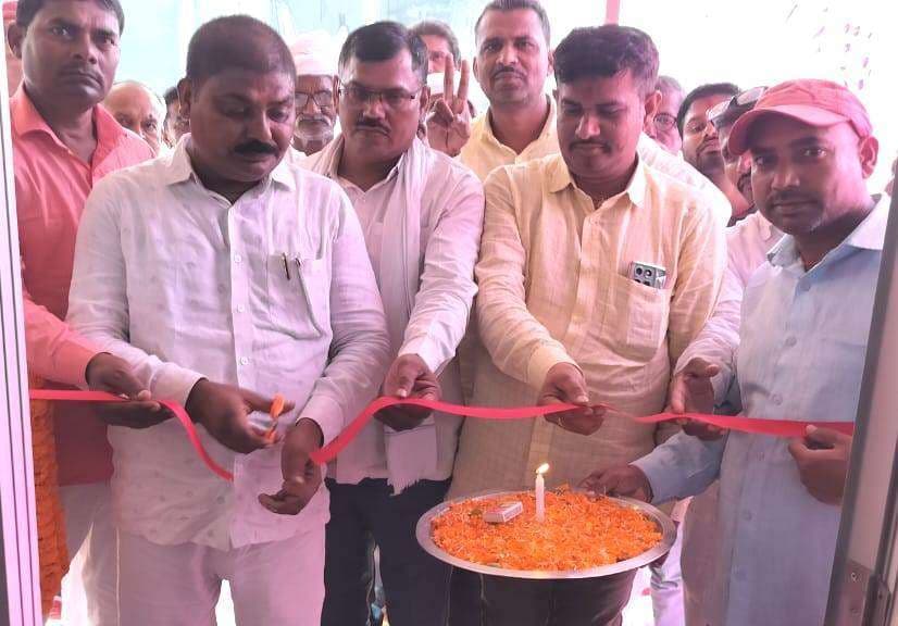 पैक्स अध्यक्ष ने किया लाइब्रेरी का उद्घाटन