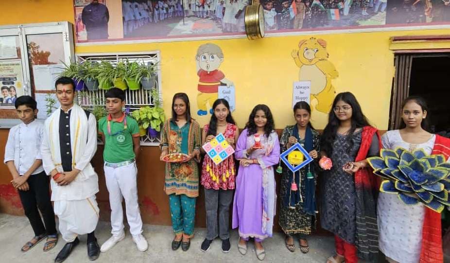 पटाखों से करेंगे परहेज, मिट्टी के दीप जलायेंगे, प्रदूषणमुक्त दिवाली मनायेंगे