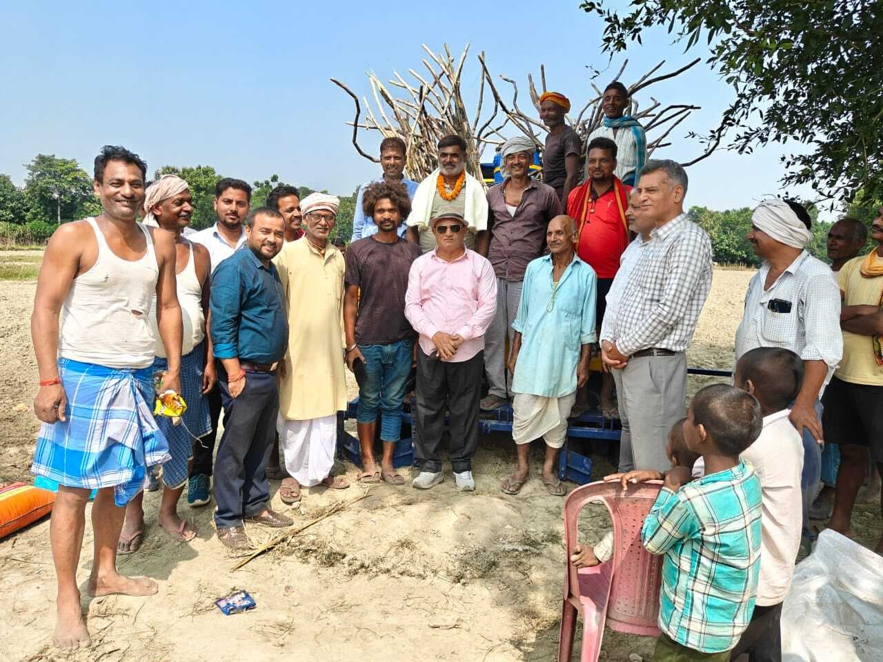 Samastipur News:पदाधिकारियों व कर्मचारियों ने किया किसानों को जागरूक