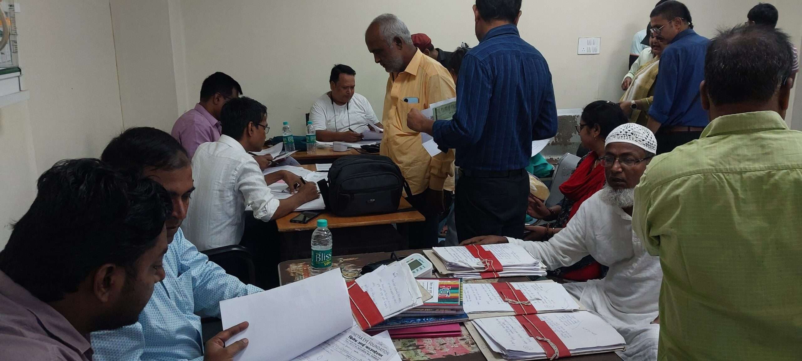 कटिहार में मतदान कर्मियों का मेडिकल जांच कैंप, अनफिट बताने वालों की हुई जांच