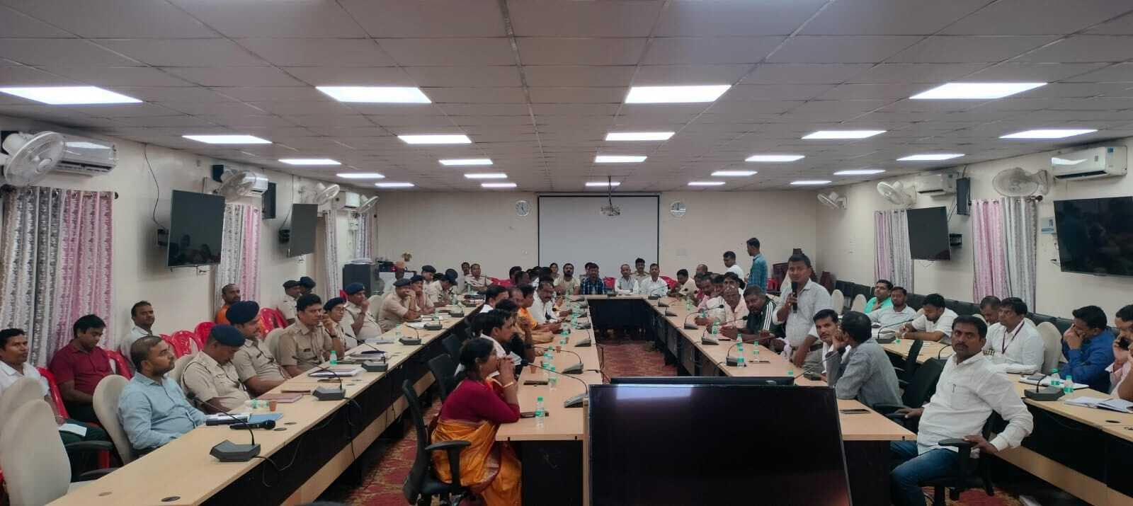 त्योहारों में नहीं बरती जायेगी कोताही : डीएम