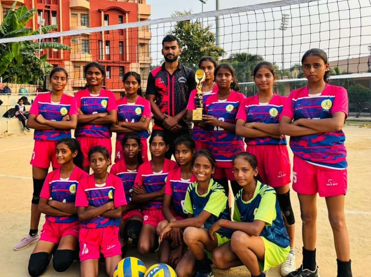 Sasaram News : वॉलीबॉल अंडर-17 में पटना को पछाड़ रोहतास बना चैंपियन