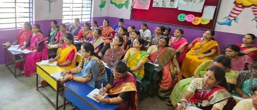 Bokaro news : बच्चों की प्रगति में शिक्षिकाओं की भूमिका अहम : डॉ कनिका