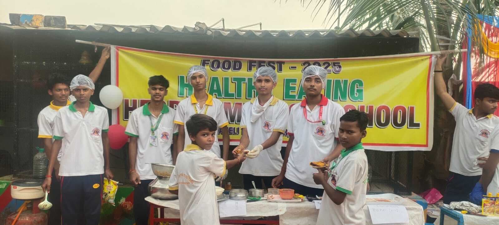 हेब्रोन मिशन स्कूल में फूड फेस्ट का आयोजन