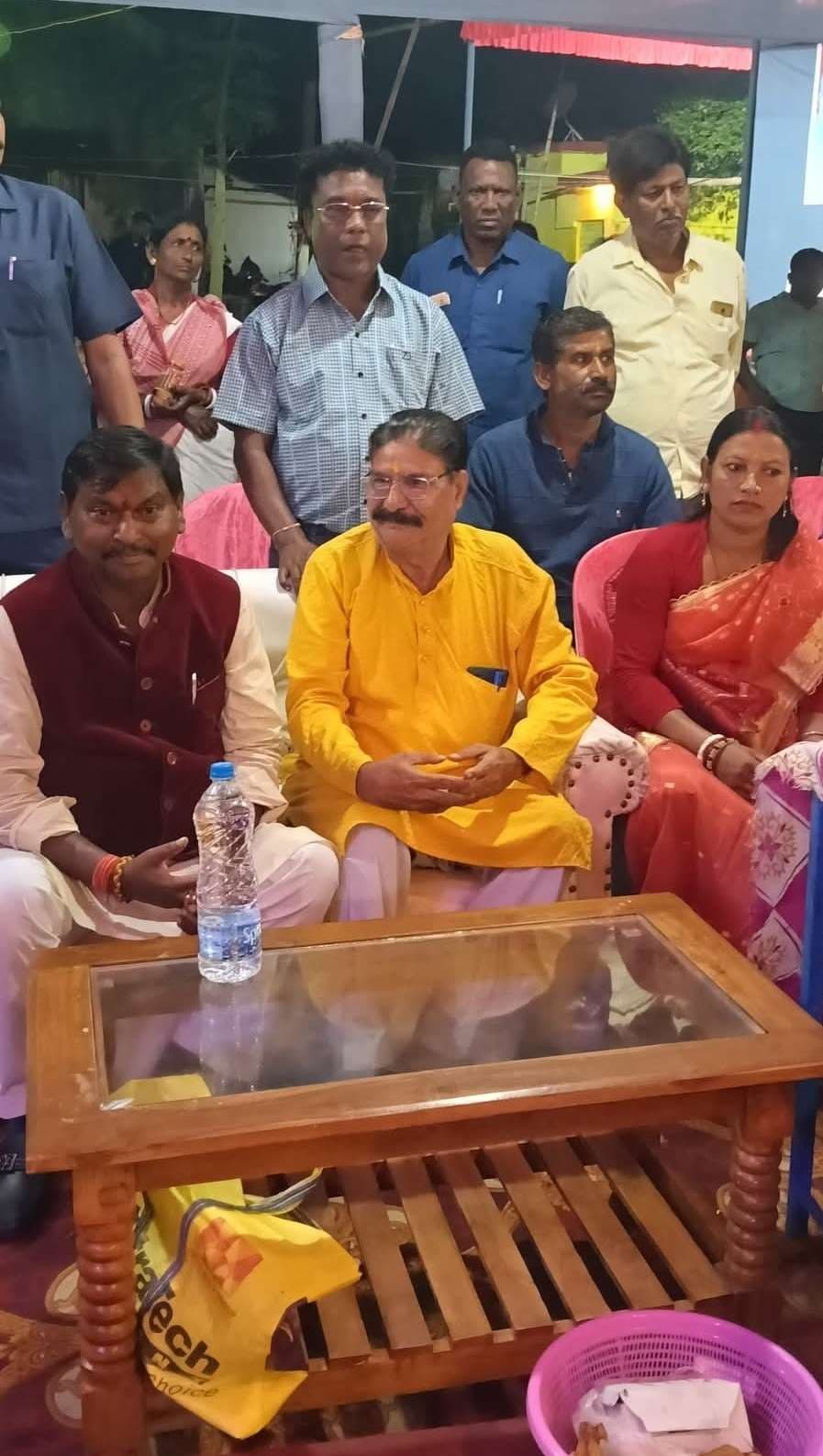 Seraikela Kharsawan News : मां मनसा की पूजा कर क्षेत्र की खुशहाली मांगी