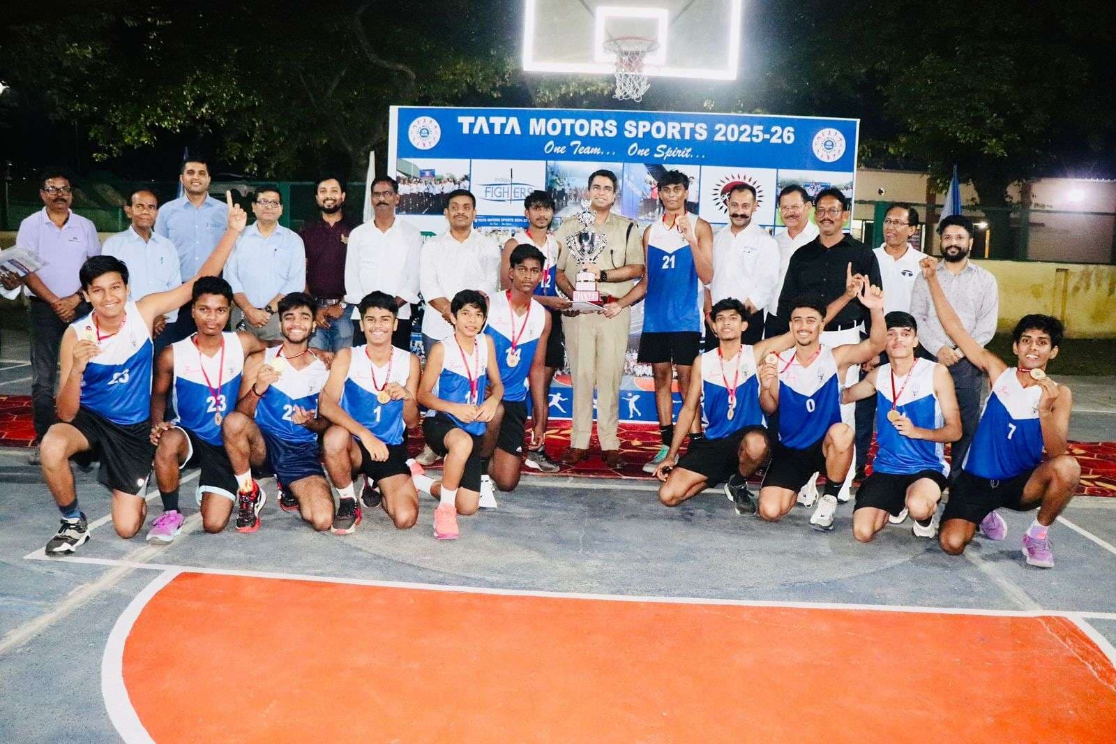 Tata motors inter school and inter department basketball: चिन्मया विद्यालय व ट्रांस एक्सल चैंपियन
