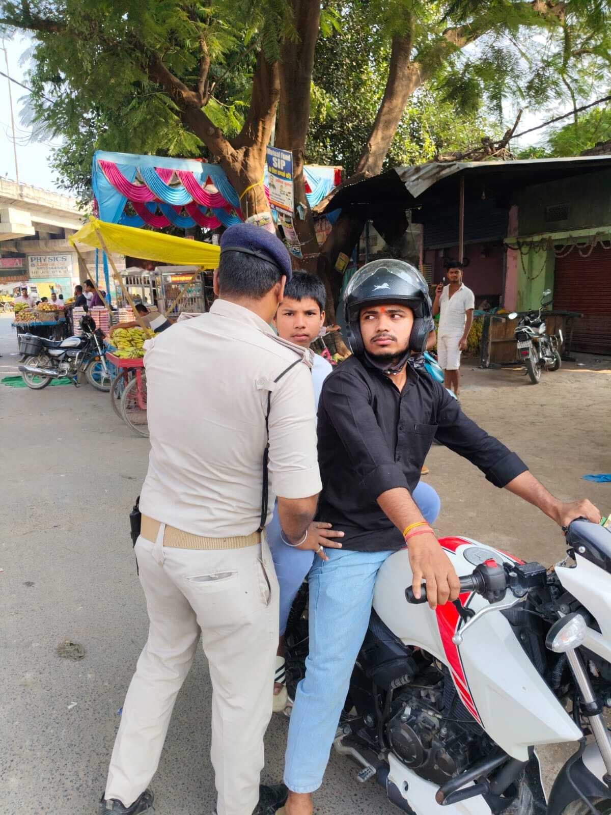 जिले में एक सप्ताह में काटा गया 16 लाख रुपये का यातायात चालान