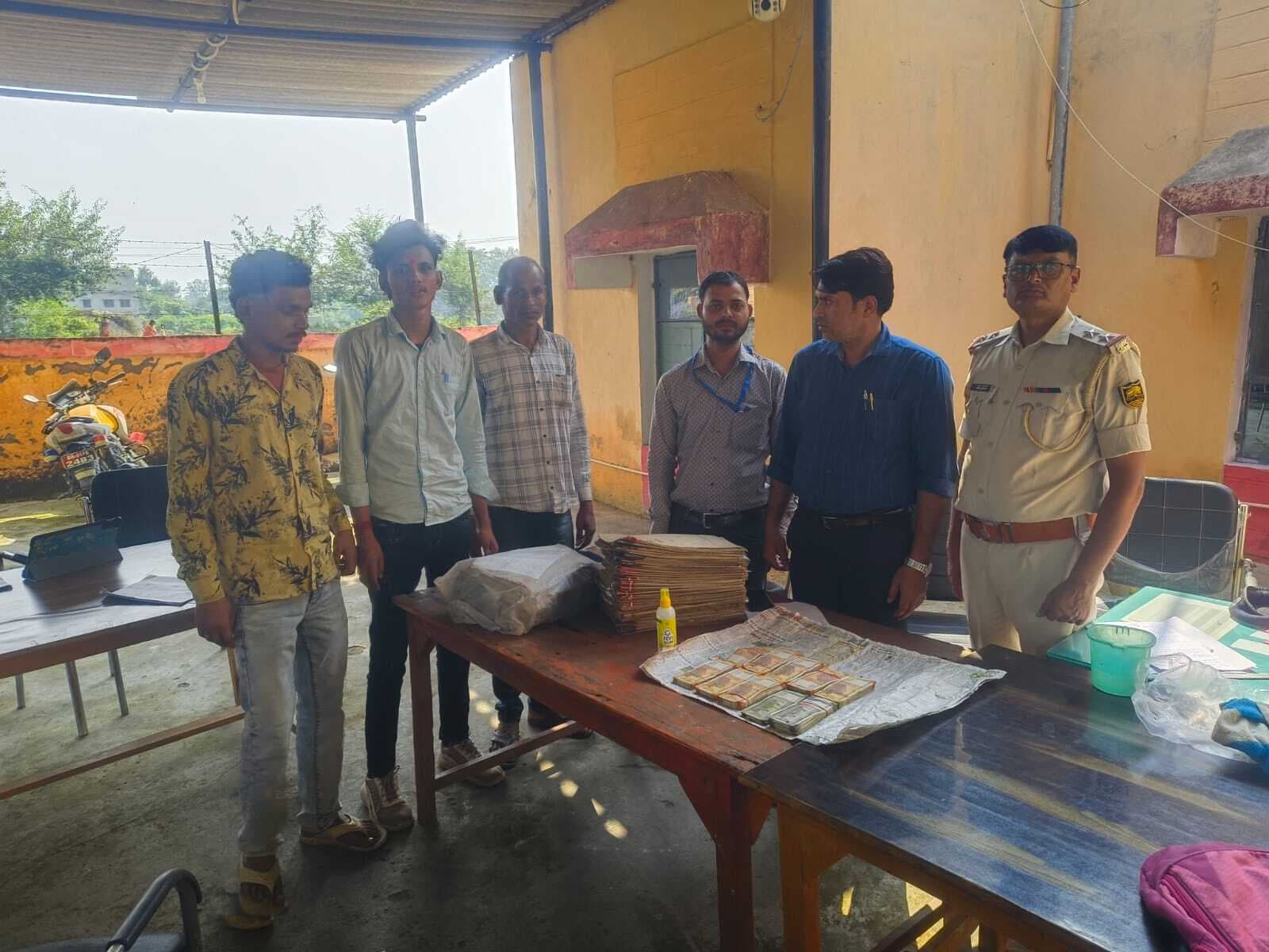 वाहन जांच में दो लाख 18 हजार रुपये जब्त