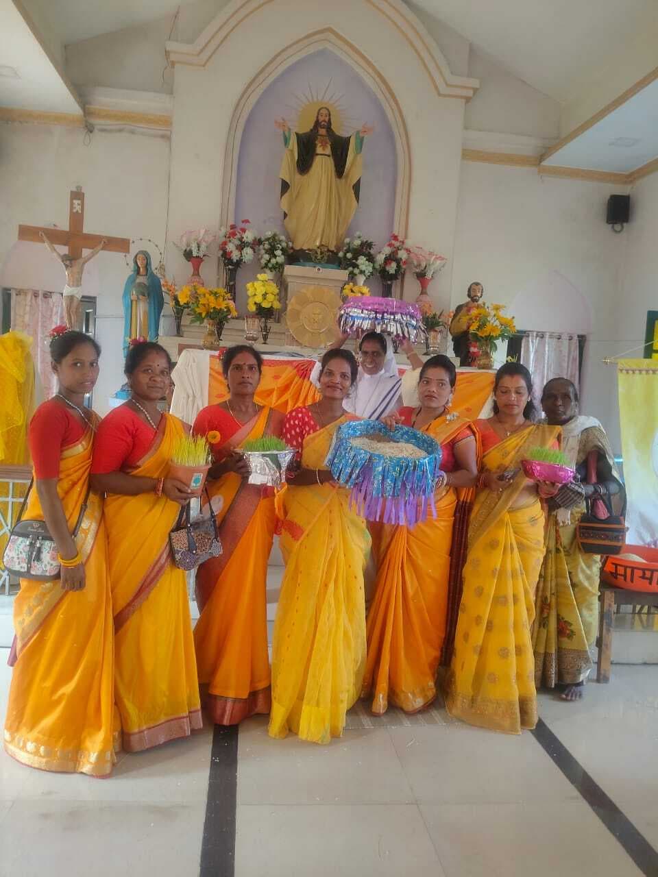 मैक्लुस्कीगंज में मसीहियों ने मनाया नवाखानी पर्व