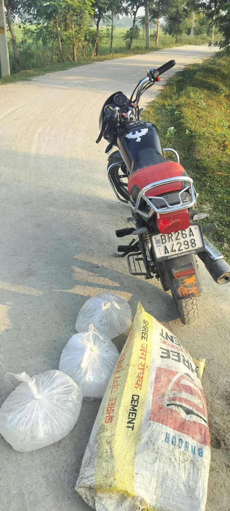 शराब धंधेबाज गिरफ्तार, दो बाइकें जब्त