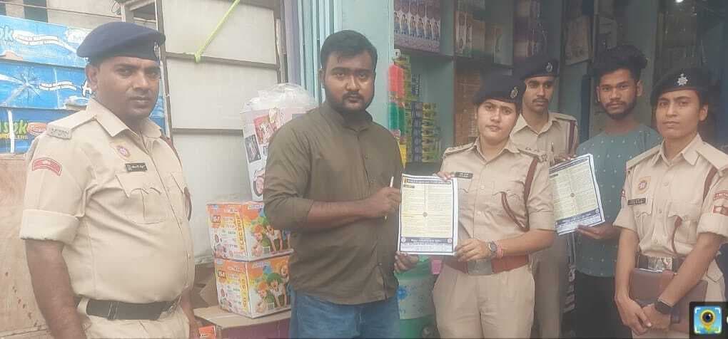 Samastipur News:बाघोपुर बाजार के पटाखा दुकानों का किया निरीक्षण