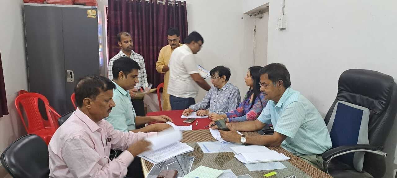 339 मतदान कर्मियों की हुई स्वास्थ्य जांच