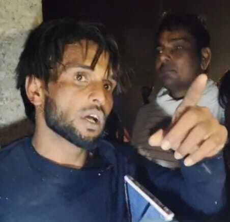 ग्रामीणों ने चोर को रंगेहाथ पकड़कर किया पुलिस के हवाले