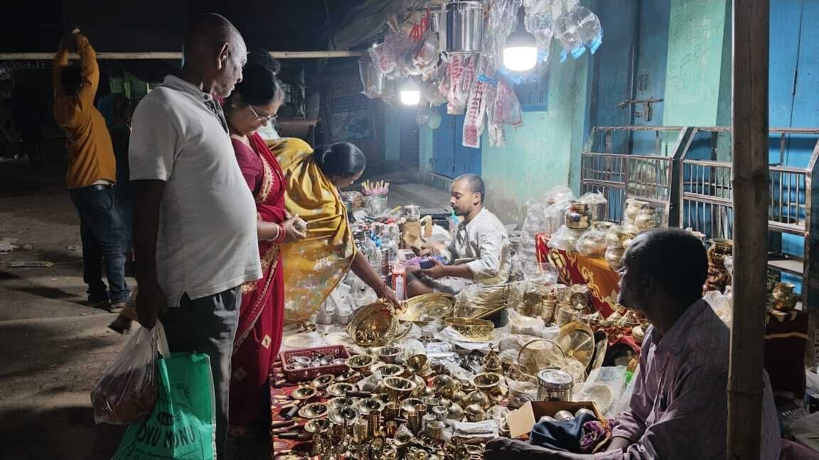 चीनी के रस से  बने हाथी, घोड़ा की भी हुई खूब बिक्री