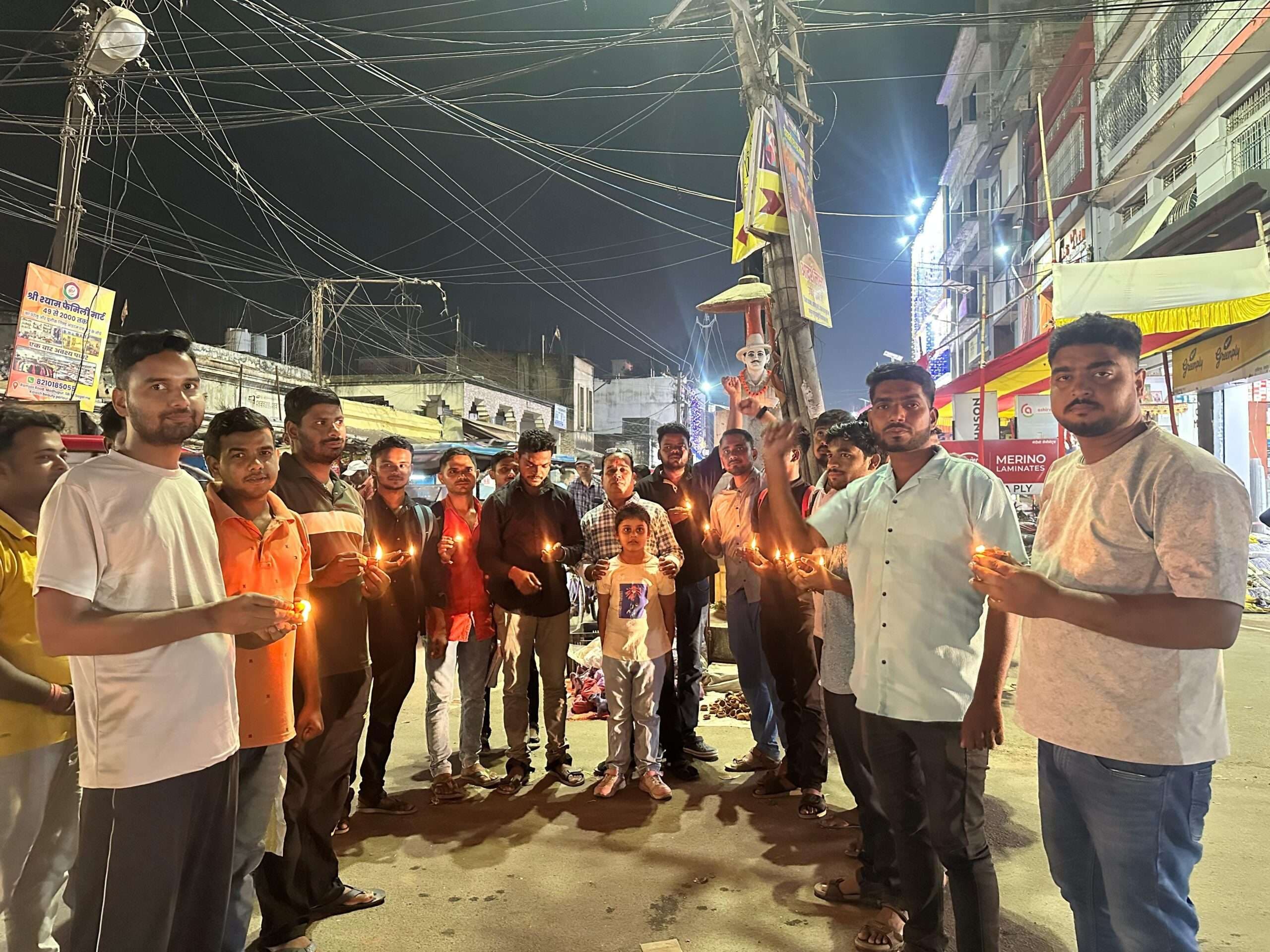 एक दीया शहीदों के नाम, दीपावली से पहले जगमगा उठा भगत सिंह चौक