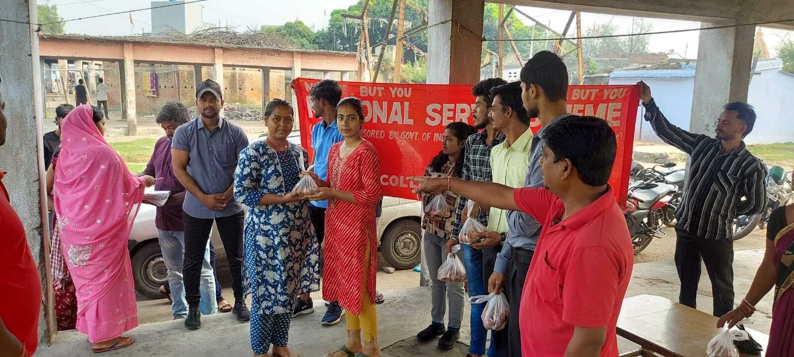 Bokaro News : जरूरतमंद बच्चों के साथ मनायी दीपावली