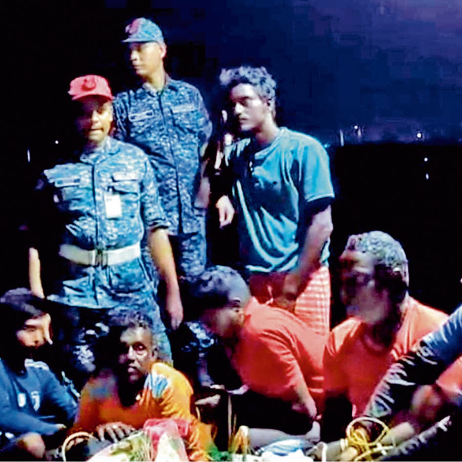 मछली पकड़ने वाला ट्रॉलर पहुंचा बांग्लादेश की जल सीमा में, 14 भारतीय मछुआरे हिरासत में