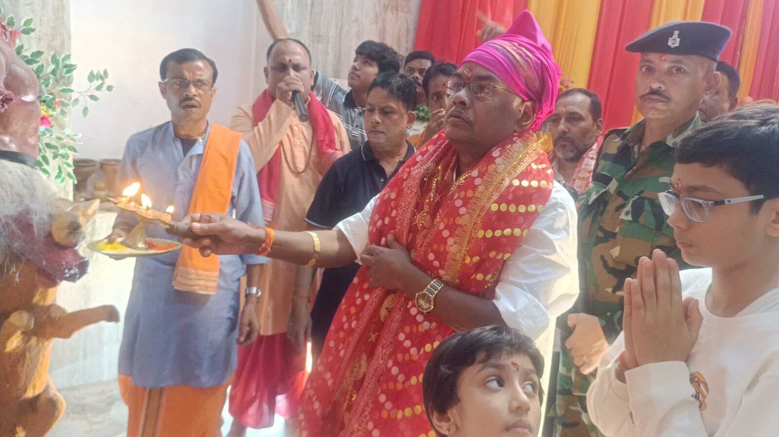 मां बम काली मंदिर का खुला पट, प्रतिमा दर्शन को उमड़े भक्त