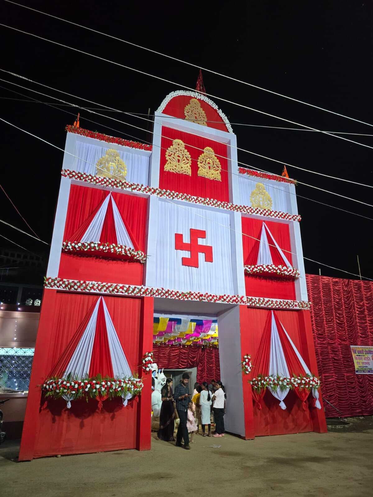 महेशपुर में धूमधाम से हुई मां काली की पूजा