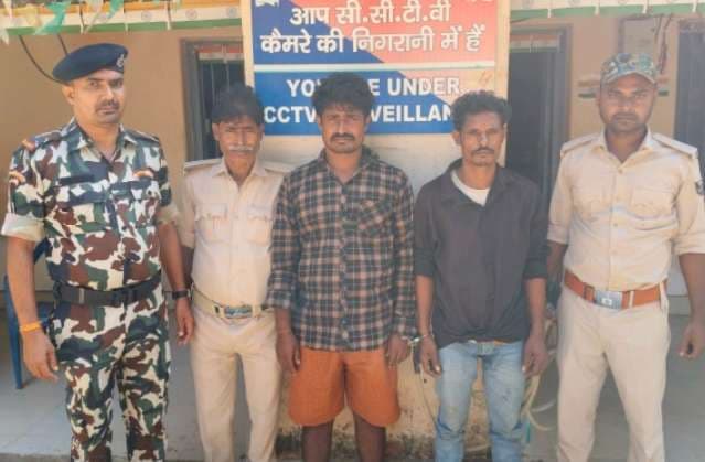 10 लीटर विदेशी शराब के साथ दो तस्कर गिरफ्तार