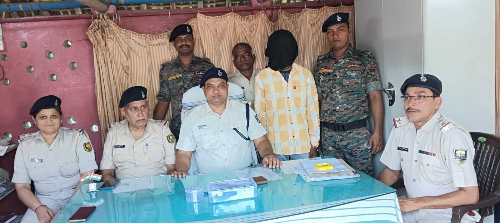 देसी कट्टा व कारतूस के साथ अररिया का युवक गिरफ्तार