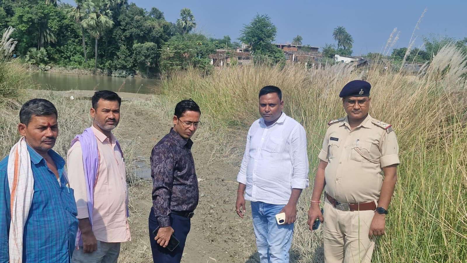 Samastipur News:बीडीओ व थानाध्यक्ष ने किया छठ घाटों का निरीक्षण