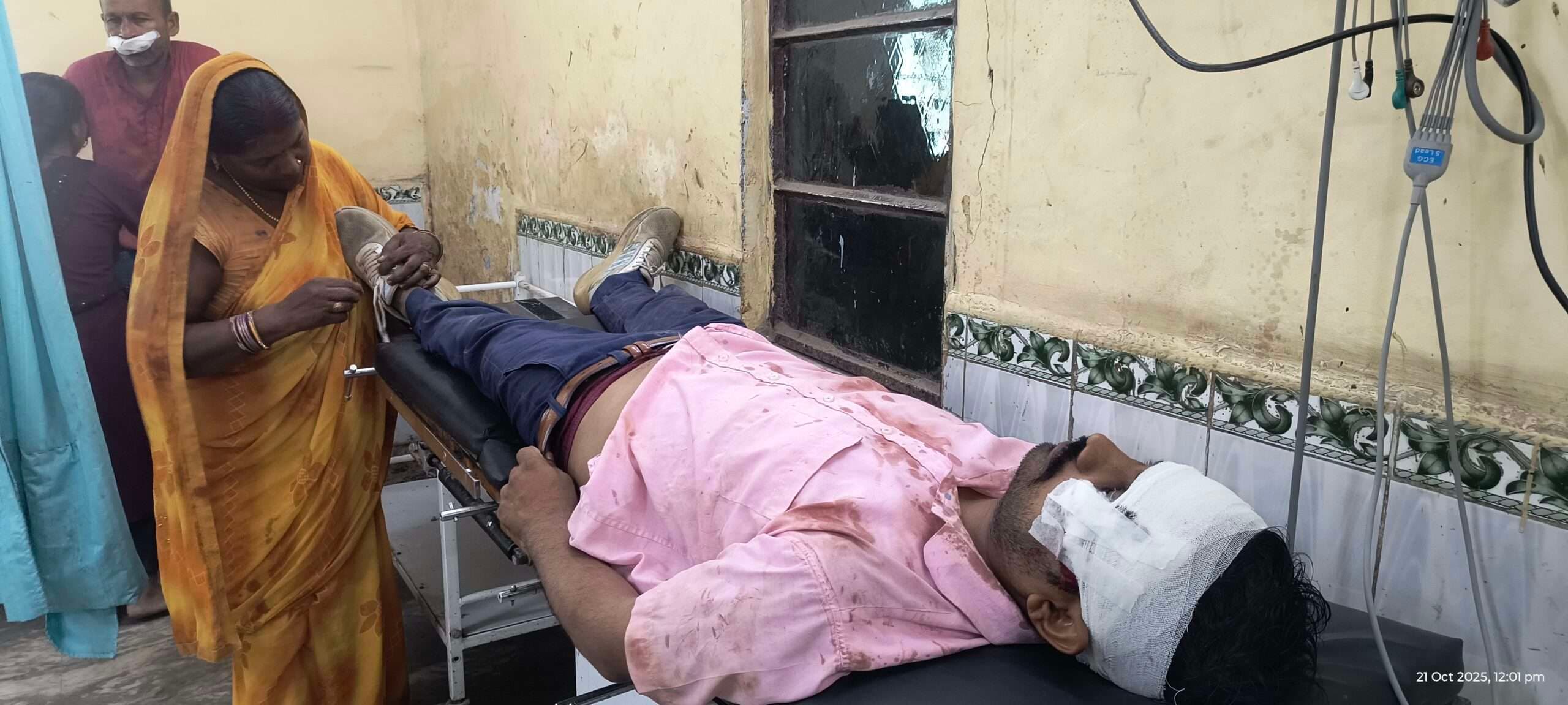 मकान निर्माण को लेकर दो पक्षों भिड़े, एक ही परिवार के पांच लोग घायल