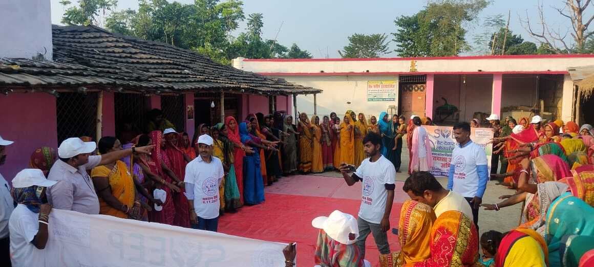 जीविका दीदियों ने मतदाताओं को किया जागरूक