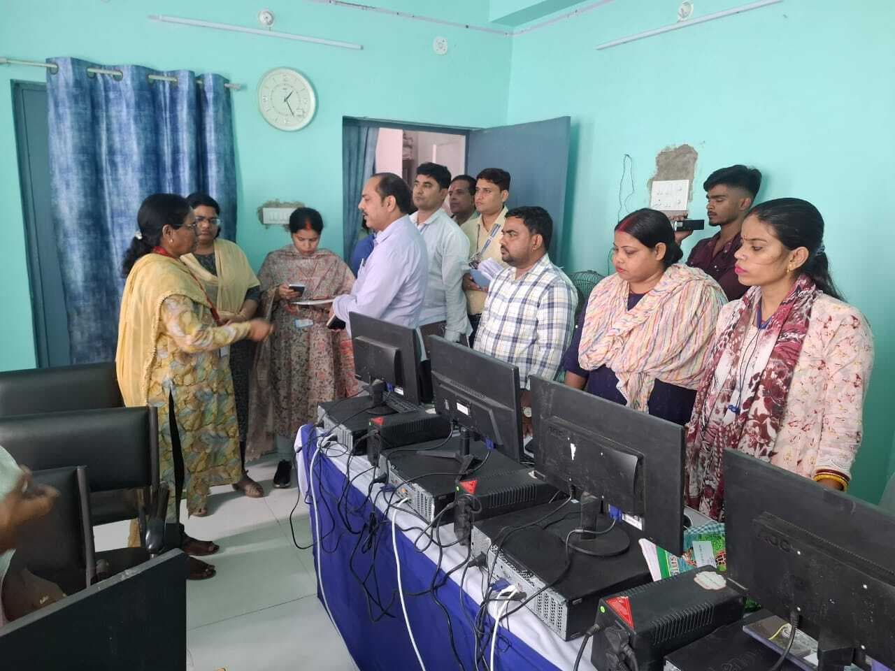 Samastipur News:सामान्य प्रेक्षक ने किया स्वीप व मीडिया कोषांग का निरीक्षण, दिये निर्देश