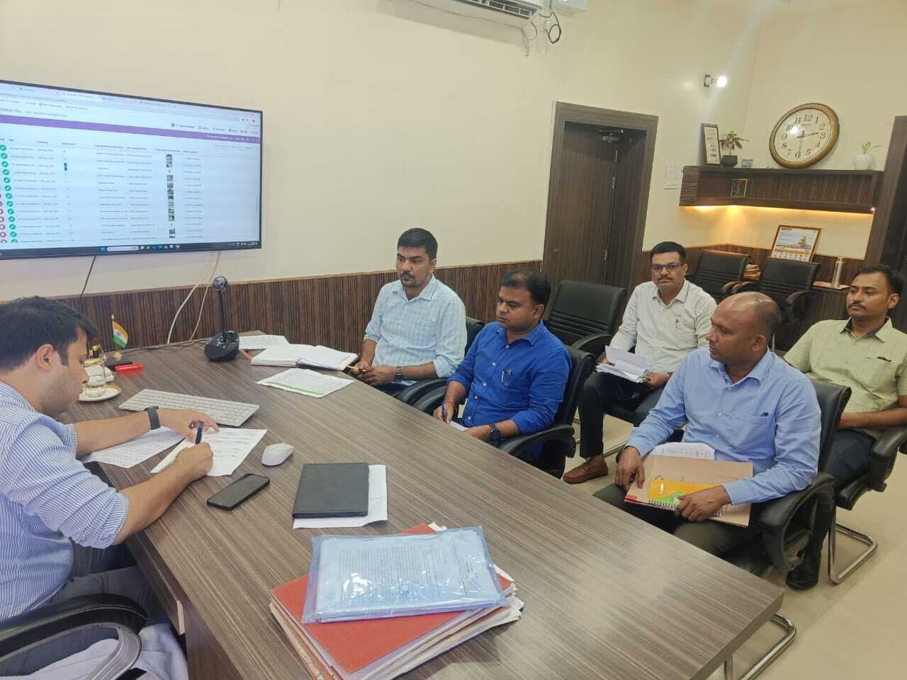 दीपावली में लापरवाही करने वाले सफाई एजेंसी पर नगर आयुक्त लगाया तीन लाख का पेनाल्टी