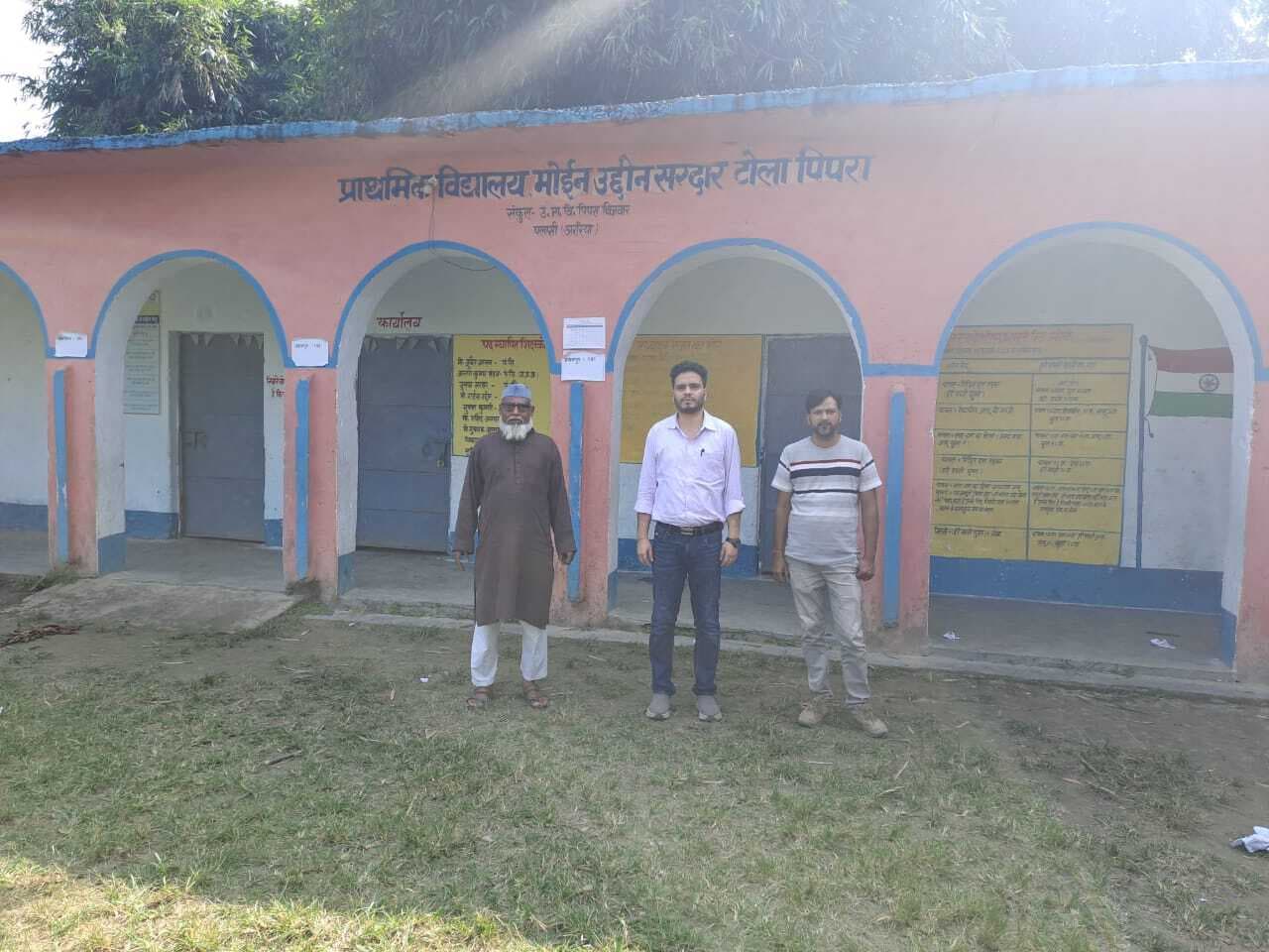 बीडीओ ने मतदान केंद्रों का लिया जायजा