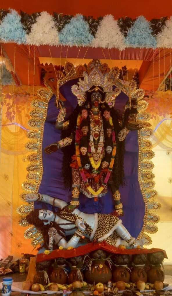 पीरो में मां काली के दर्शन को उमड़ रही भीड़